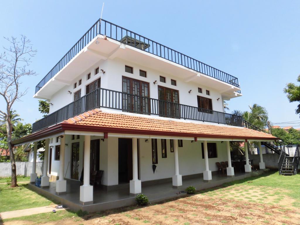 Pick & Go White House Acomodação com café da manhã Negombo Exterior foto